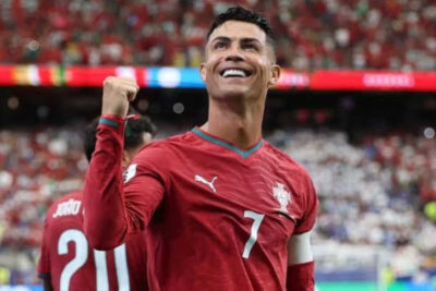 Cristiano hace historia y Portugal golea sin piedad