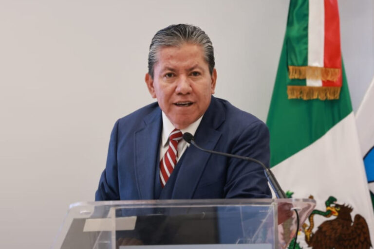 David Monreal pide diálogo para evitar suspensión de clases en Zacatecas