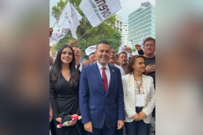 Ulises Mejía Haro formaliza su registro para la Coordinación Estatal de la Defensa de la Cuarta Transformación