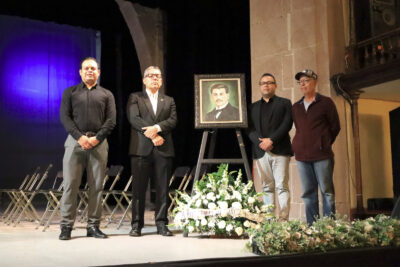 Jerez honra la memoria de Ramón López Velarde con ofrenda floral y cápsula del tiempo