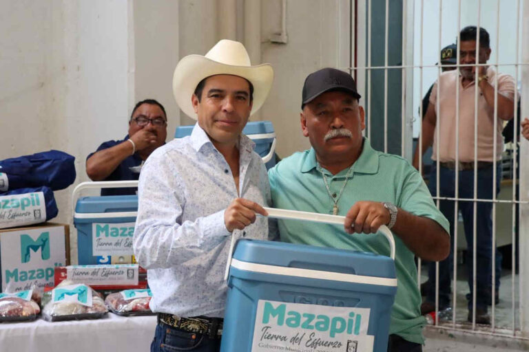 Mazapil celebra a los padres de familia con música, deporte y convivencia comunitaria