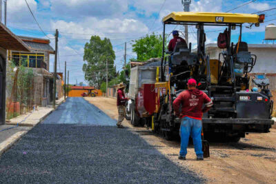 Rehabilita Gobernador David Monreal calles de Villanueva, en beneficio de las familias