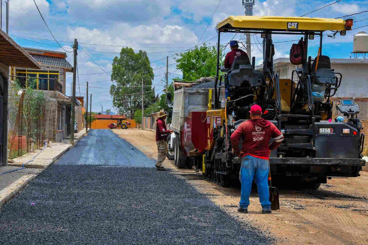 Rehabilita Gobernador David Monreal calles de Villanueva, en beneficio de las familias