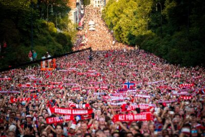 Noruega celebra el regreso de su selección al Mundial tras 28 años