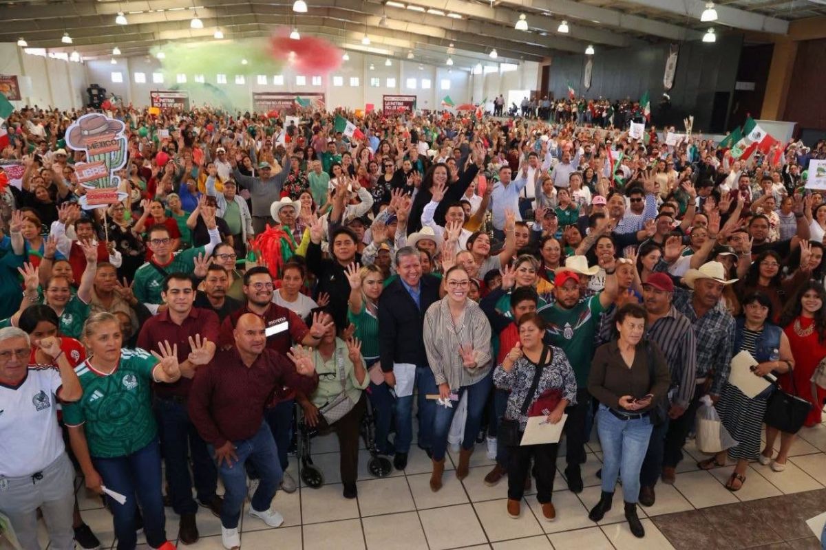 Verónica Díaz llama a fortalecer la unidad de la Cuarta Transformación durante asamblea en Fresnillo.
