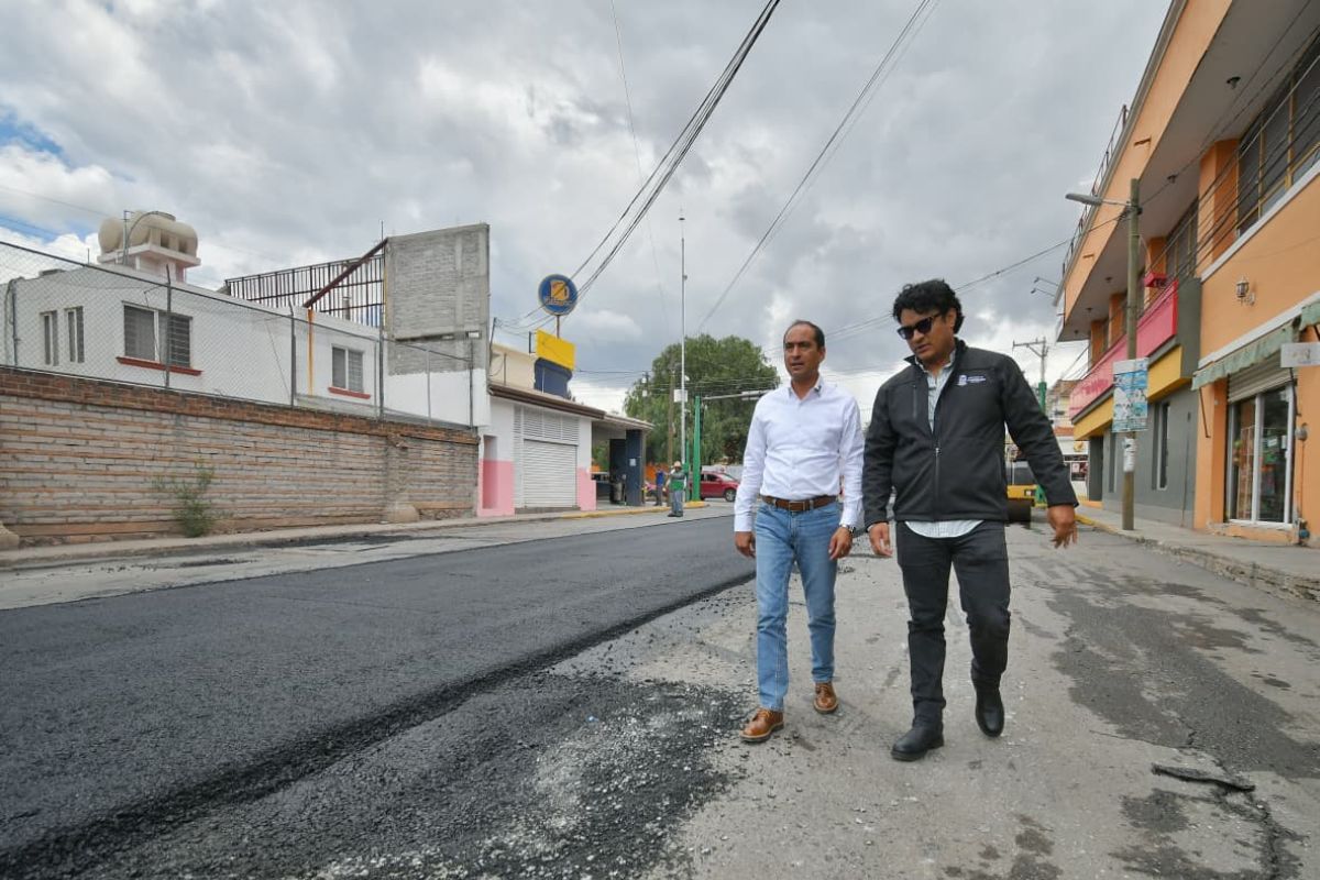 Avanza reencarpetamiento de la avenida del Derecho para fortalecer la movilidad en Guadalupe.