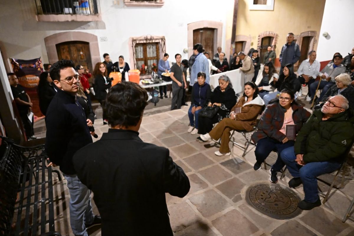 Vecinos de San Cayetano reviven la memoria de su barrio en las Tertulias en Familia