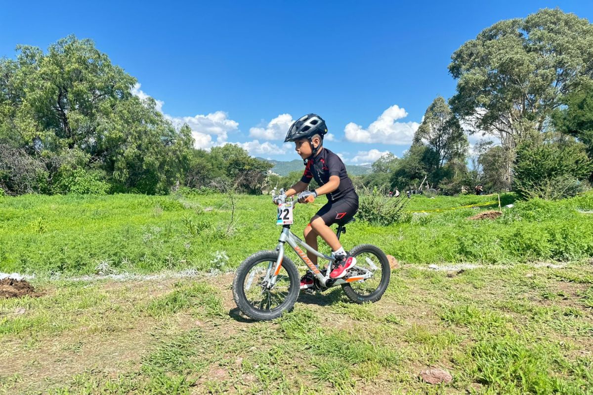 Jerez impulsa el ciclismo juvenil con la Copa Galapaguitos y reúne a 50 competidores de la región.