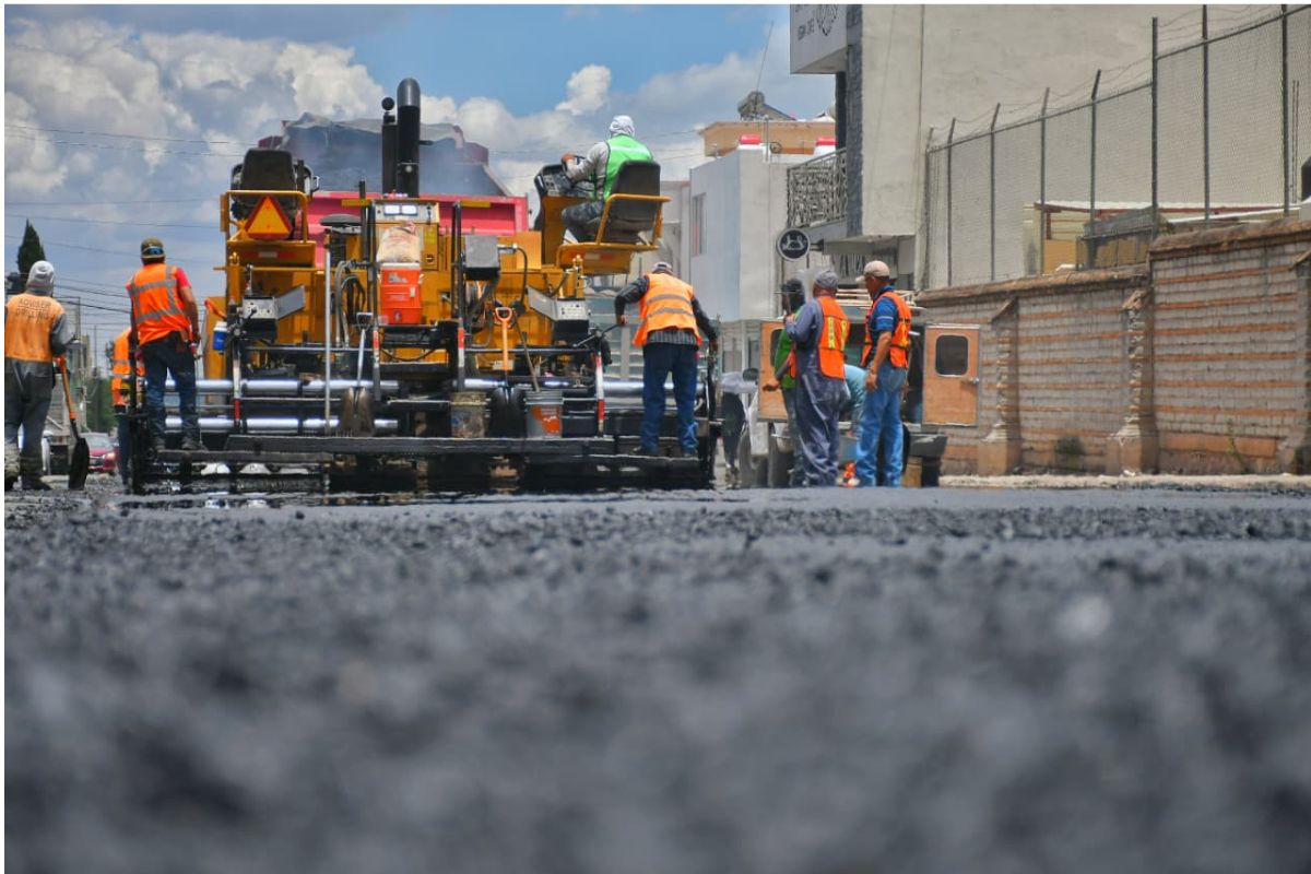 Avanza reencarpetamiento de la avenida del Derecho para fortalecer la movilidad en Guadalupe