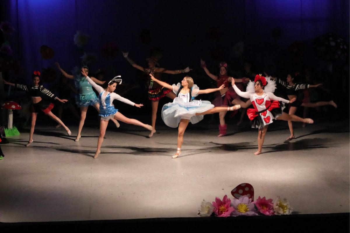 Alumnos muestran su talento en la clausura de los Talleres de Iniciación Artística en Jerez.