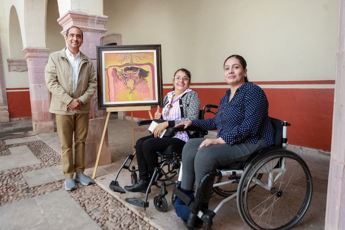 Pepe Saldívar reconoce el talento de la artista Victoria Hernández y promueve el arte inclusivo en Guadalupe