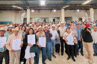Entregan semilla de avena a más de 150 productores de Guadalupe para fortalecer el campo