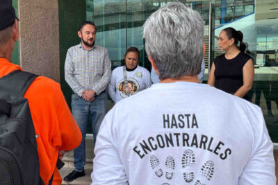 Miguel Varela refrenda respaldo a familias buscadoras a través de su equipo de trabajo