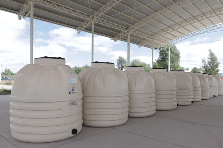 Seduvot entrega tinacos y calentadores solares en 14 municipios de Zacatecas