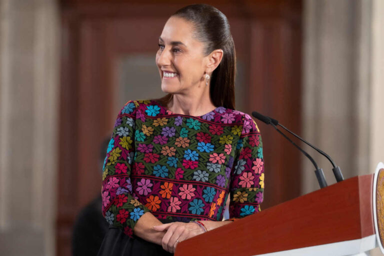 Sheinbaum destaca fortaleza económica de México; presume 12 indicadores positivos