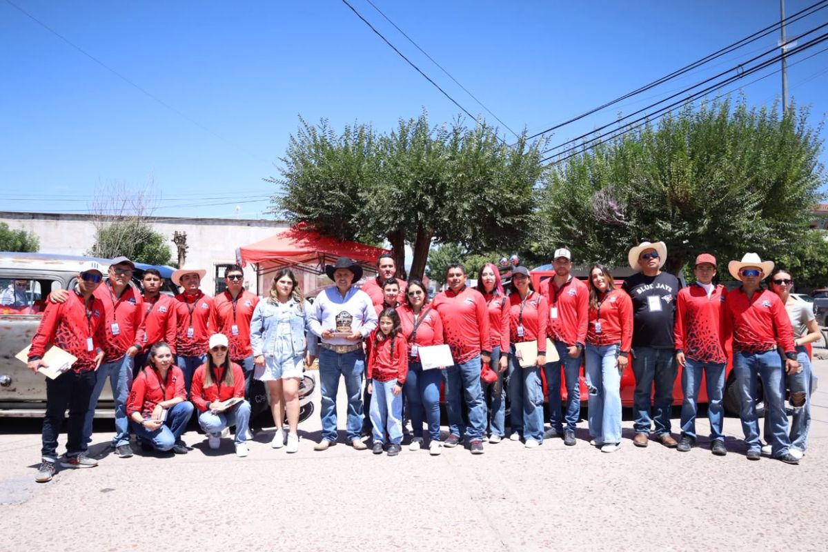 Autos clásicos llenan de tradición y convivencia el Festival Jerez Capital Migrante 2026